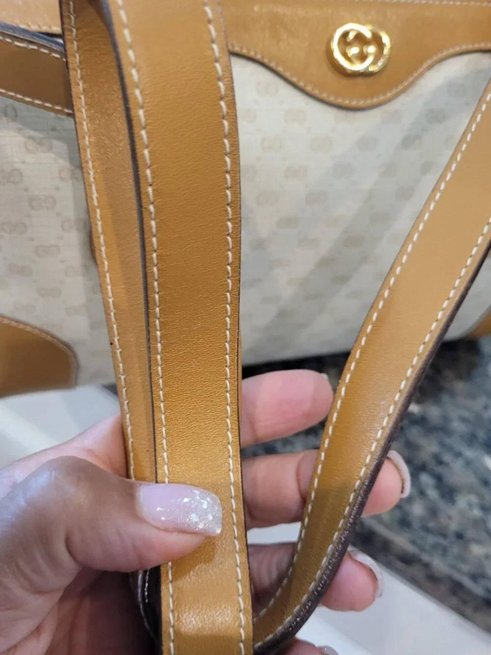 Gucci~Very Rare~White Micro GG 70's~Hard to Find Bag~With Crossbody/Should Strap